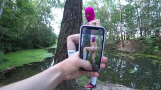 Szöszke zsenge szeretkezés cosplay-ben, arcra élvezés balaklaván